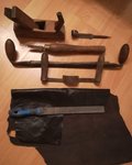 IMG_20180212_014035.jpg (159.08 KiB) 8931 mal betrachtet Altes Werkzeugpaket, Hobel Ziehmesser, Feile, Leder