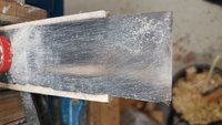 kleinere Unebenheiten vom Bandsägeschnitt entfernt und das Horn gleichzeitig aufgeraut