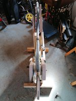 Hier seht ihr bei dem Hinteren Siyah wie er sich weg dreht.