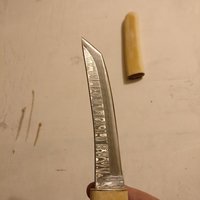 Damastklinge mit feriner Maserung.jpg