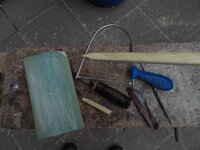DSCN0972.JPG (203.63 KiB) 4397 mal betrachtet das abgesägte Ende und das Werkzeug dafür<br />und für neue Nocke