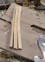 Kornelkirsche reserve.jpg (238.09 KiB) 5628 mal betrachtet Reserveholz, falls was schiefgeht mit den Astnocken.