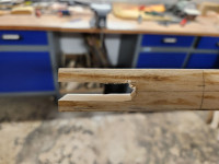 20250124_105703_kTnRVp2o2z.jpeg (258.12 KiB) 2321 mal betrachtet Innen oben rechts ist die Fehlstelle durch die Laubsäge