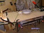 Präzisisonsarmbrust 007.JPG (490.14 KiB) 3019 mal betrachtet Die Wurfarme auf der Bank auf 100 kp aufgezogen