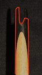 Arrow Nock-Horn.JPG (33.78 KiB) 1682 mal betrachtet Vereinfacht dargestellt isses so, dass die eine Hälfte der Nocke wesentlich kürzer ist, was das 'Einfädeln' wesentlich leichter macht.