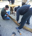 Haitha und Robinie Jörg beim teilen von Haitha's Challenge Stave.